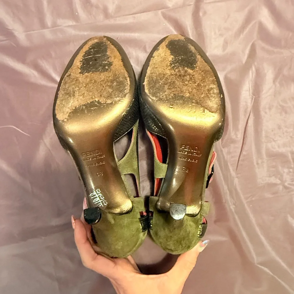 Fendi Green Suede Leather/Gold Metallic Cut Out 4” Pump Heels Size 38/8 $ - Picture 14 of 14